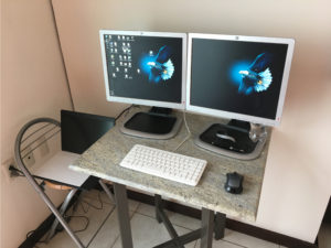 Traveling with dual external monitors in a suitcase